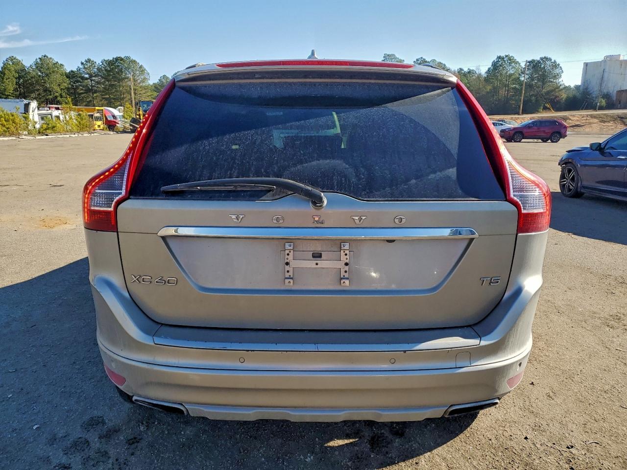 2016 VOLVO XC60 T5 PREMIER photo 6