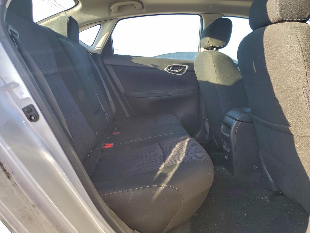 2019 NISSAN SENTRA S photo 10