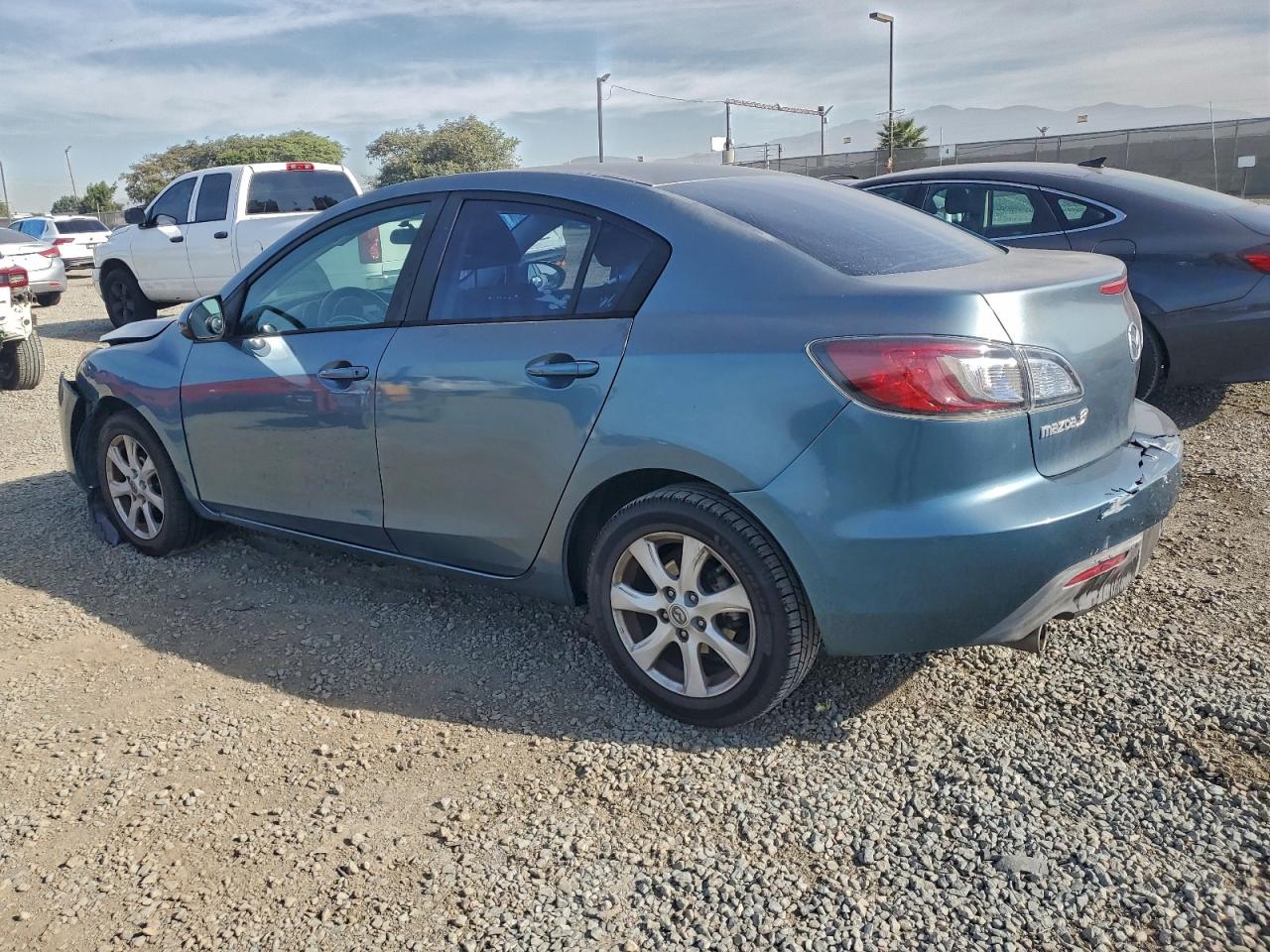 2010 MAZDA 3 I photo 2