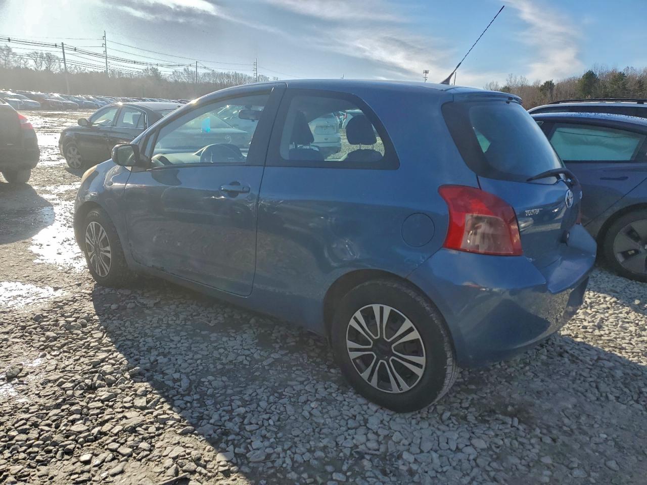 2008 TOYOTA YARIS photo 2