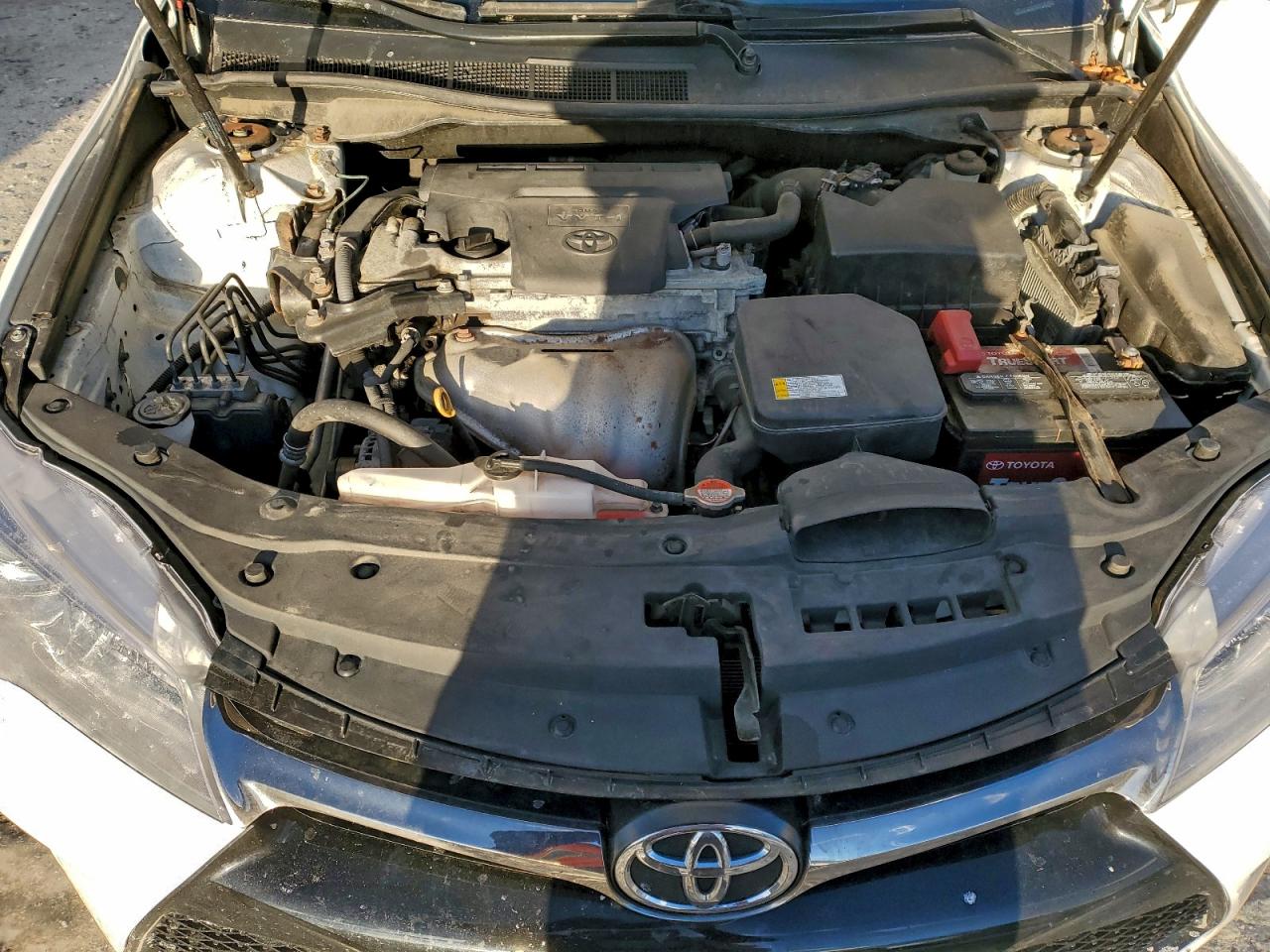 2016 TOYOTA CAMRY LE photo 11