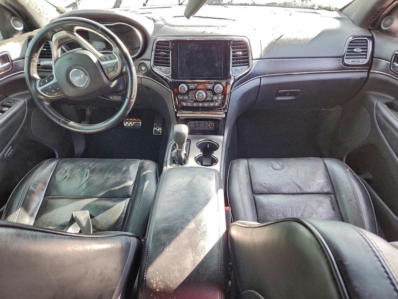 2019 JEEP GRAND CHEROKEE OVERLAND photo 8