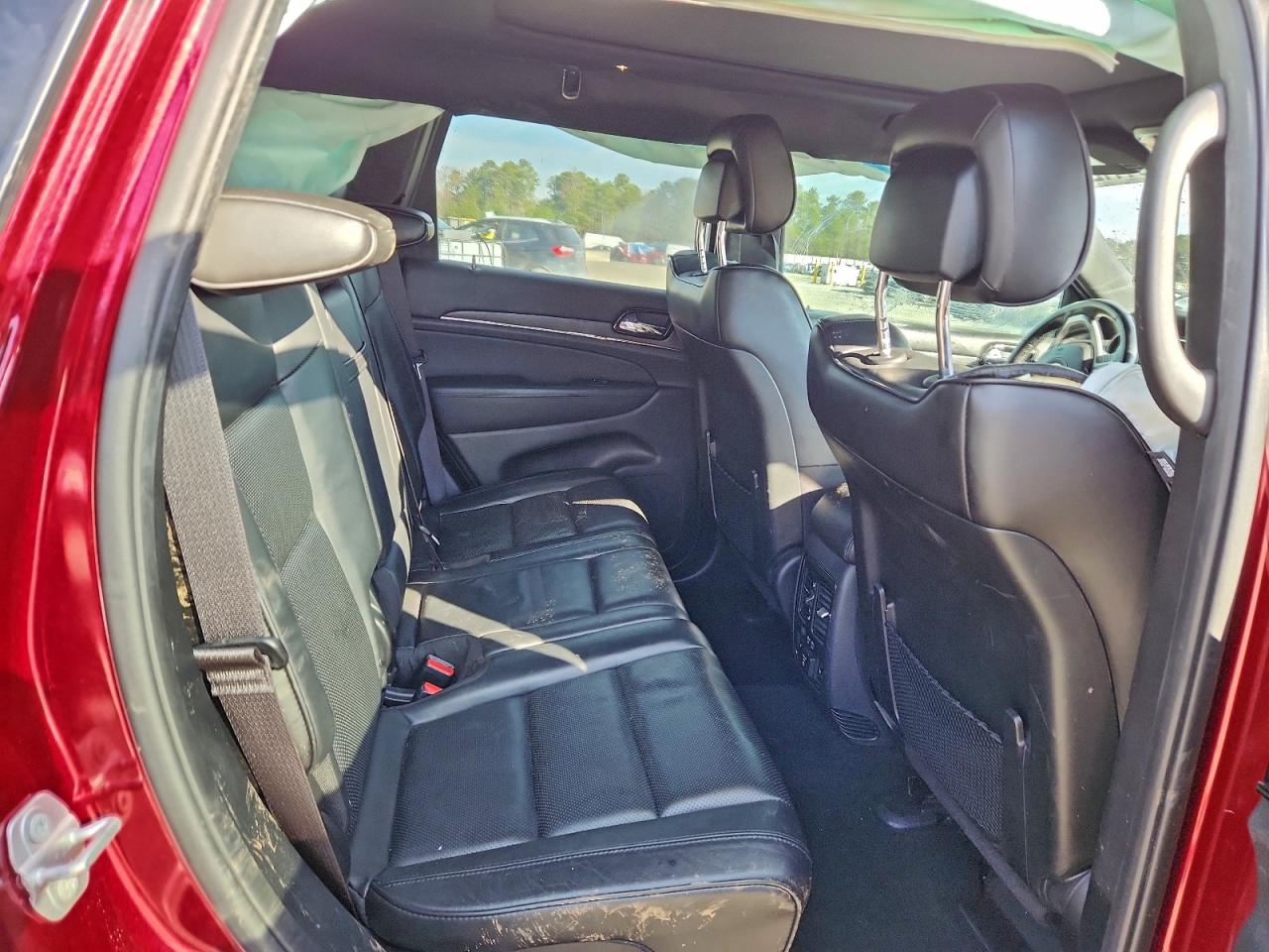 2019 JEEP GRAND CHEROKEE OVERLAND photo 11
