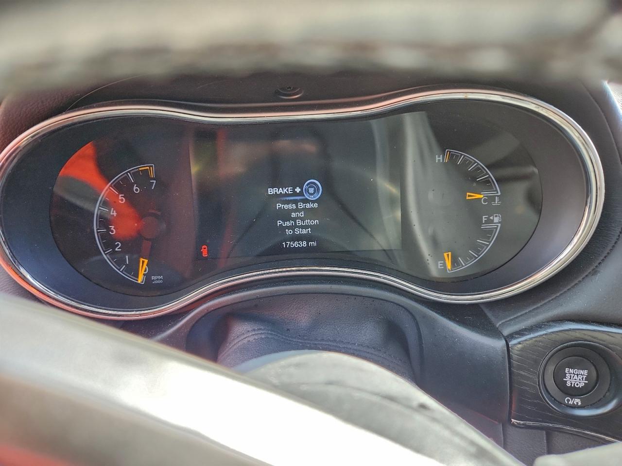 2019 JEEP GRAND CHEROKEE OVERLAND photo 9