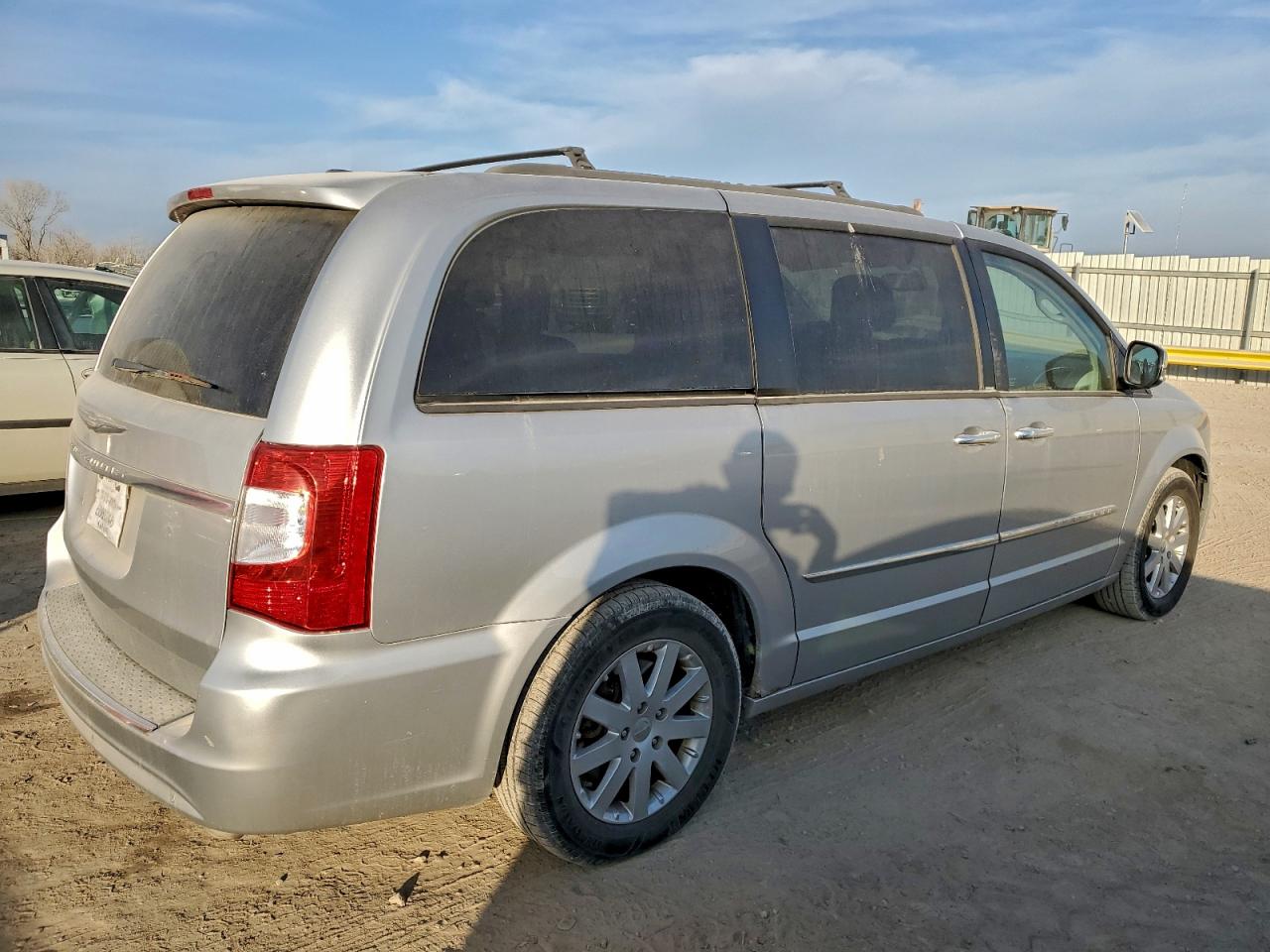 2012 CHRYSLER TOWN & COUNTRY photo 3