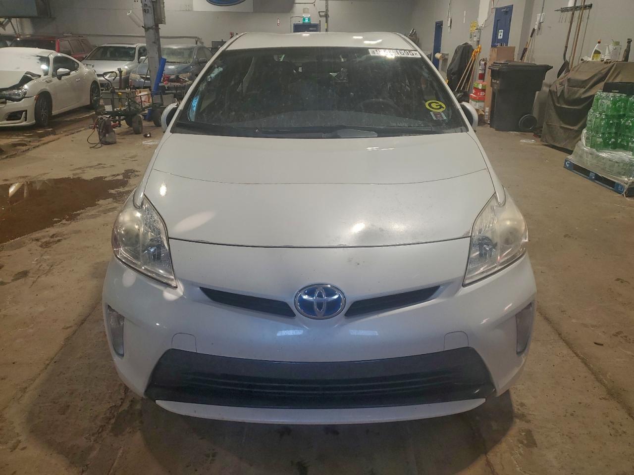 2014 TOYOTA PRIUS photo 5