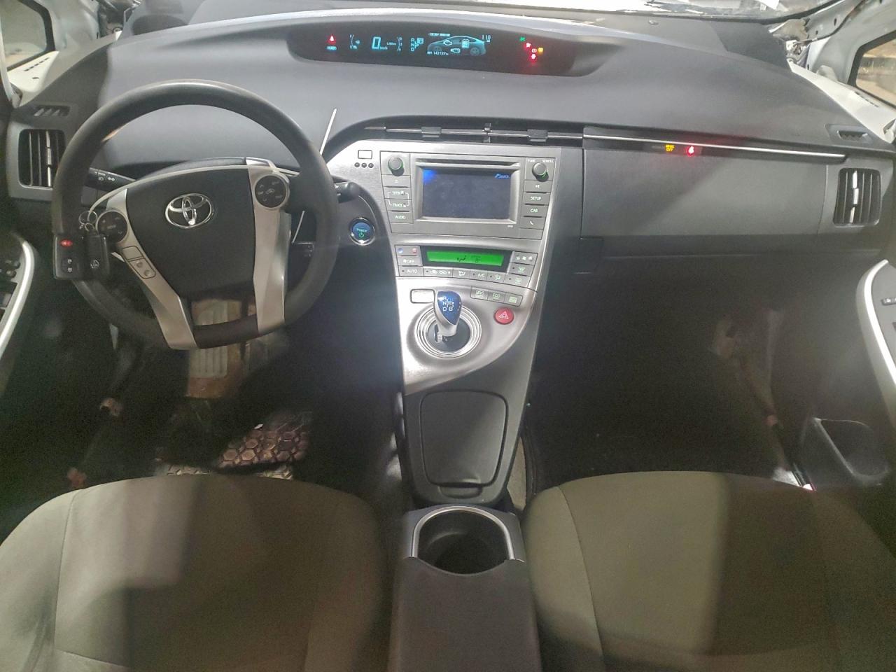 2014 TOYOTA PRIUS photo 8