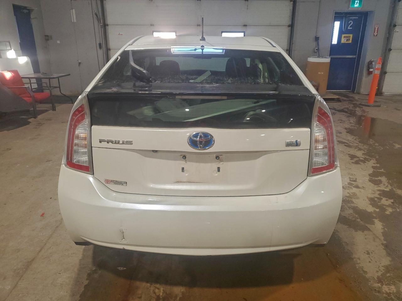 2014 TOYOTA PRIUS photo 6