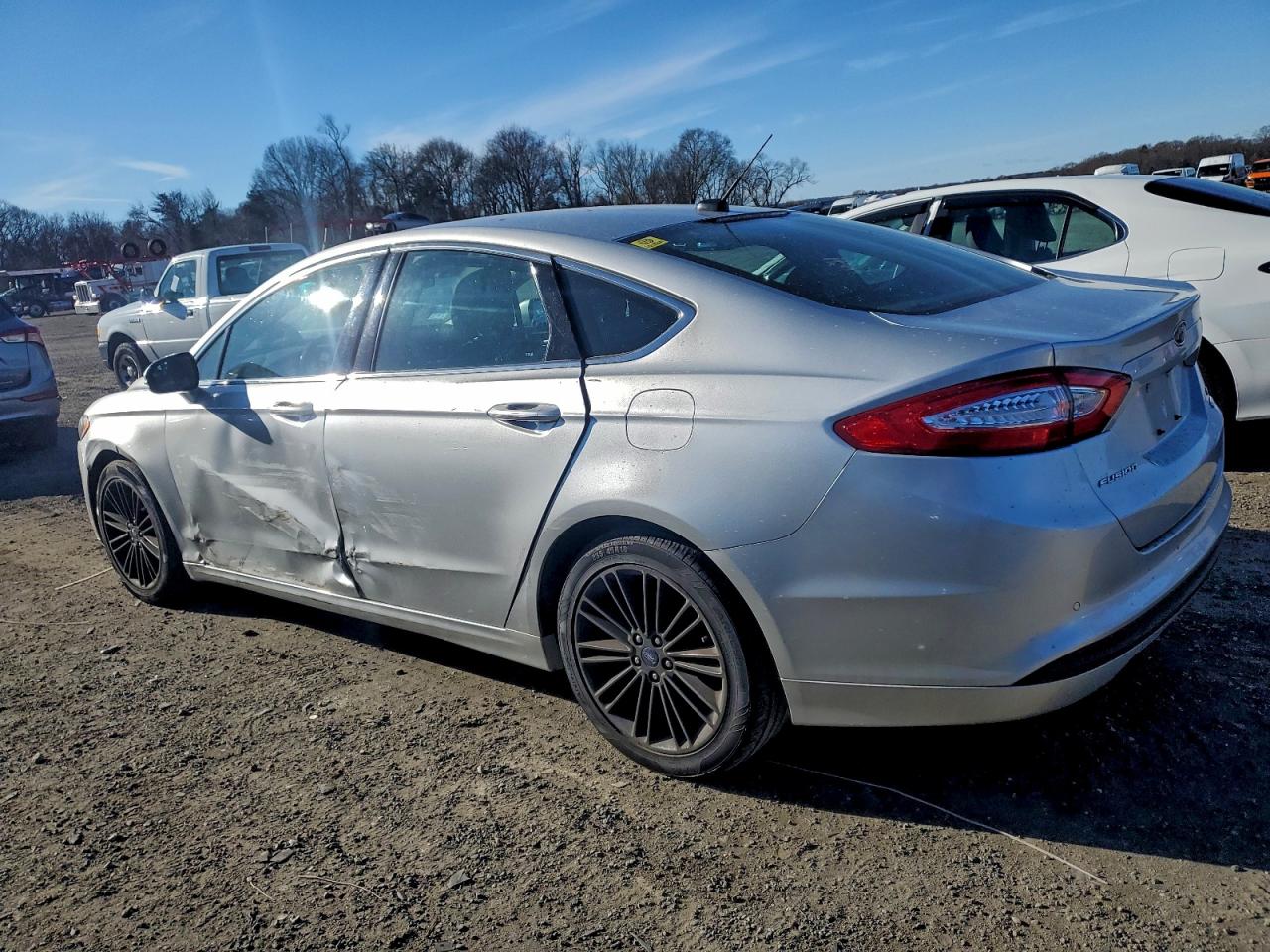 2014 FORD FUSION SE photo 2