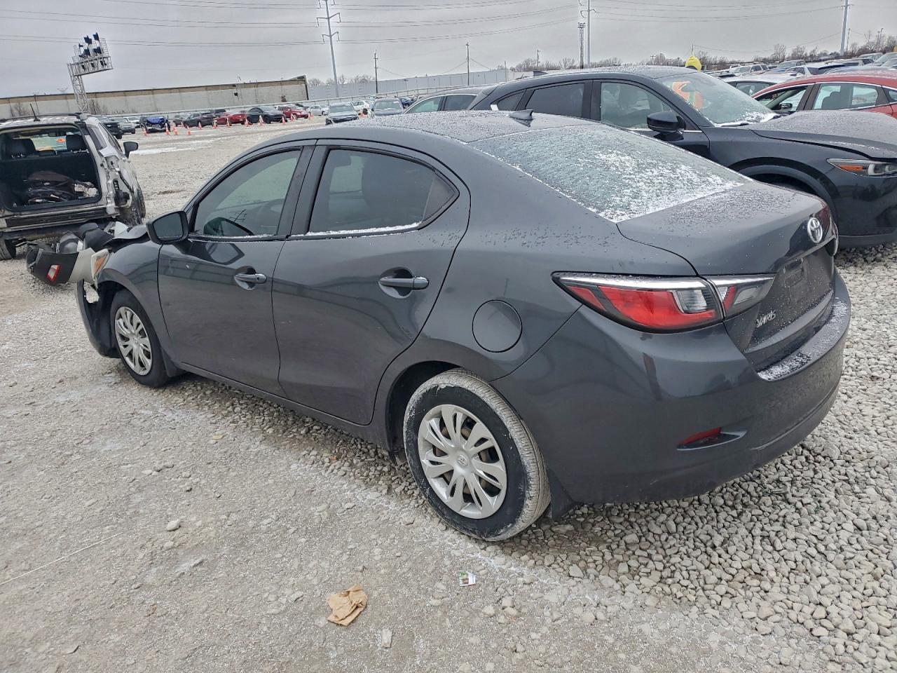 2019 TOYOTA YARIS L photo 2