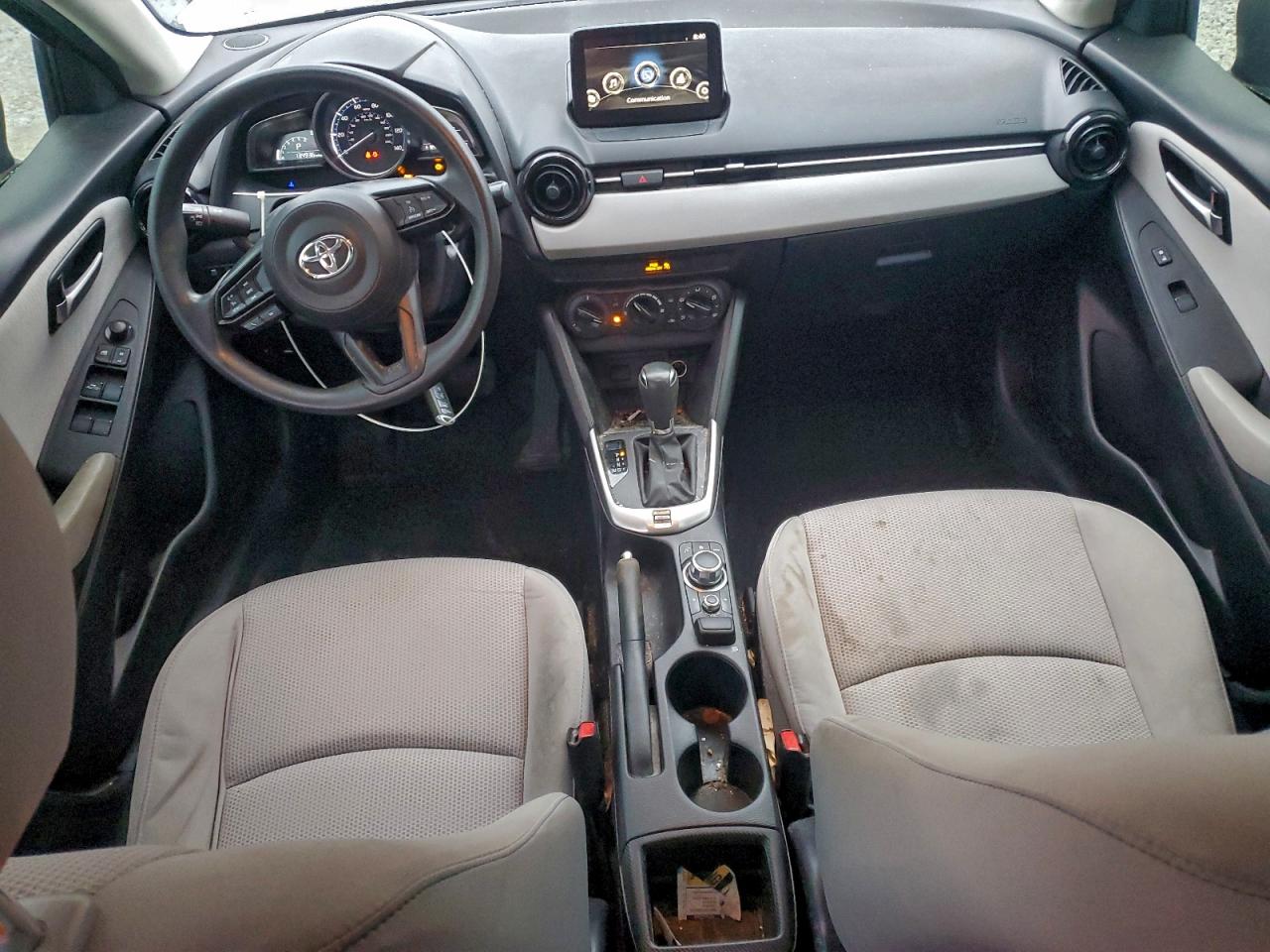 2019 TOYOTA YARIS L photo 8