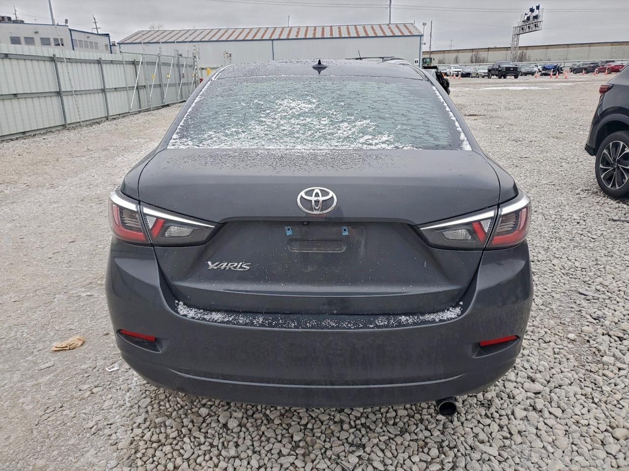 2019 TOYOTA YARIS L photo 6