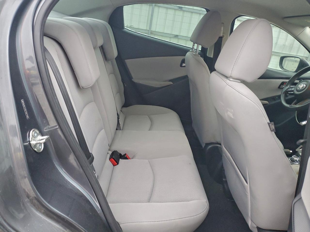 2019 TOYOTA YARIS L photo 10