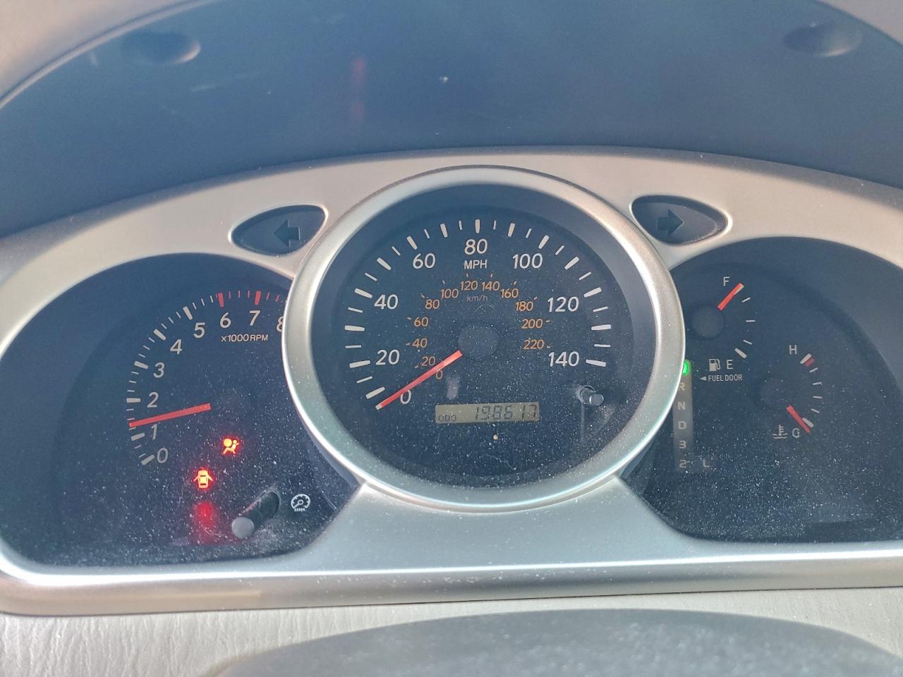 2004 TOYOTA HIGHLANDER BASE photo 9