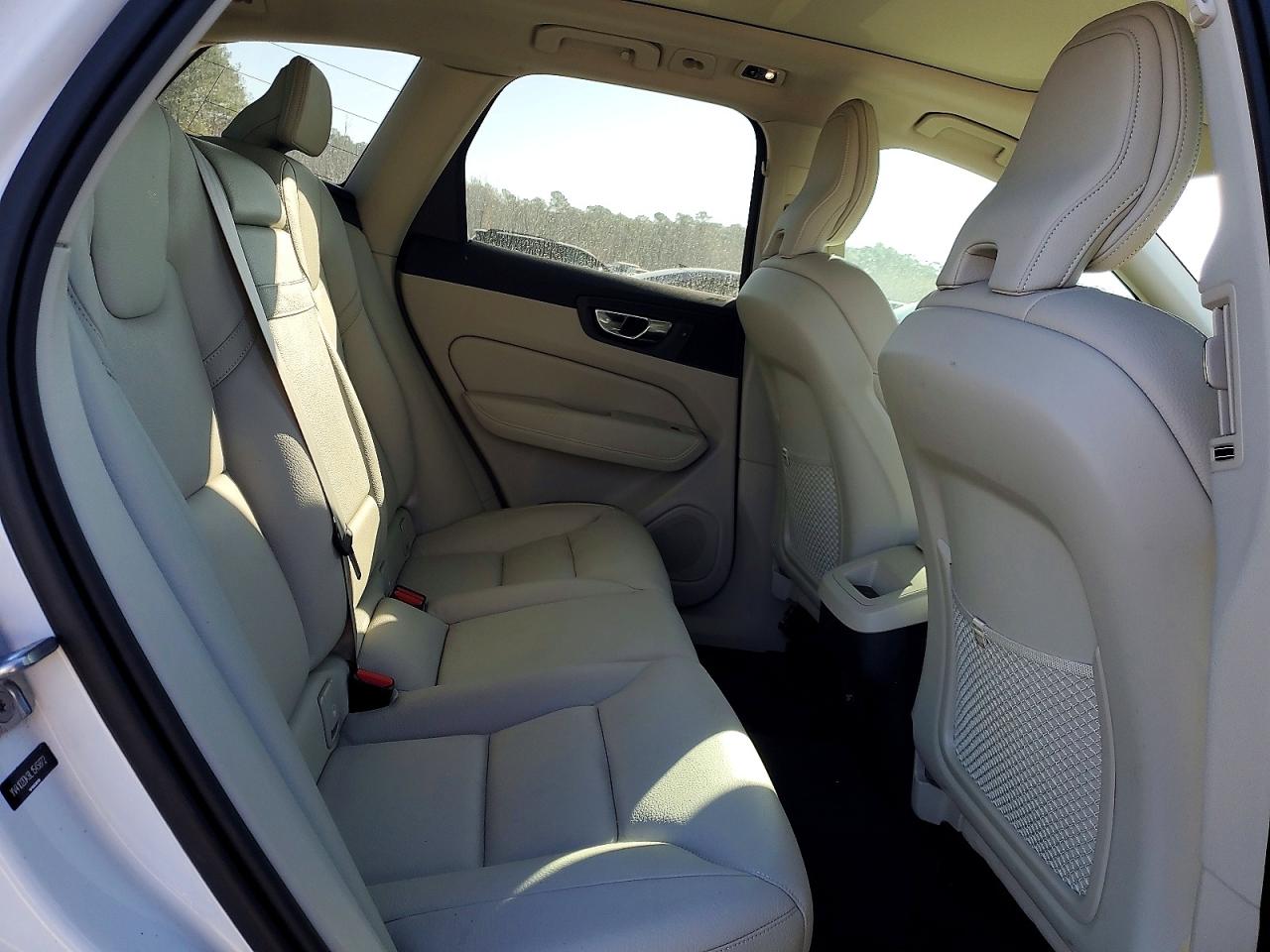 2020 VOLVO XC60 T5 MOMENTUM photo 31
