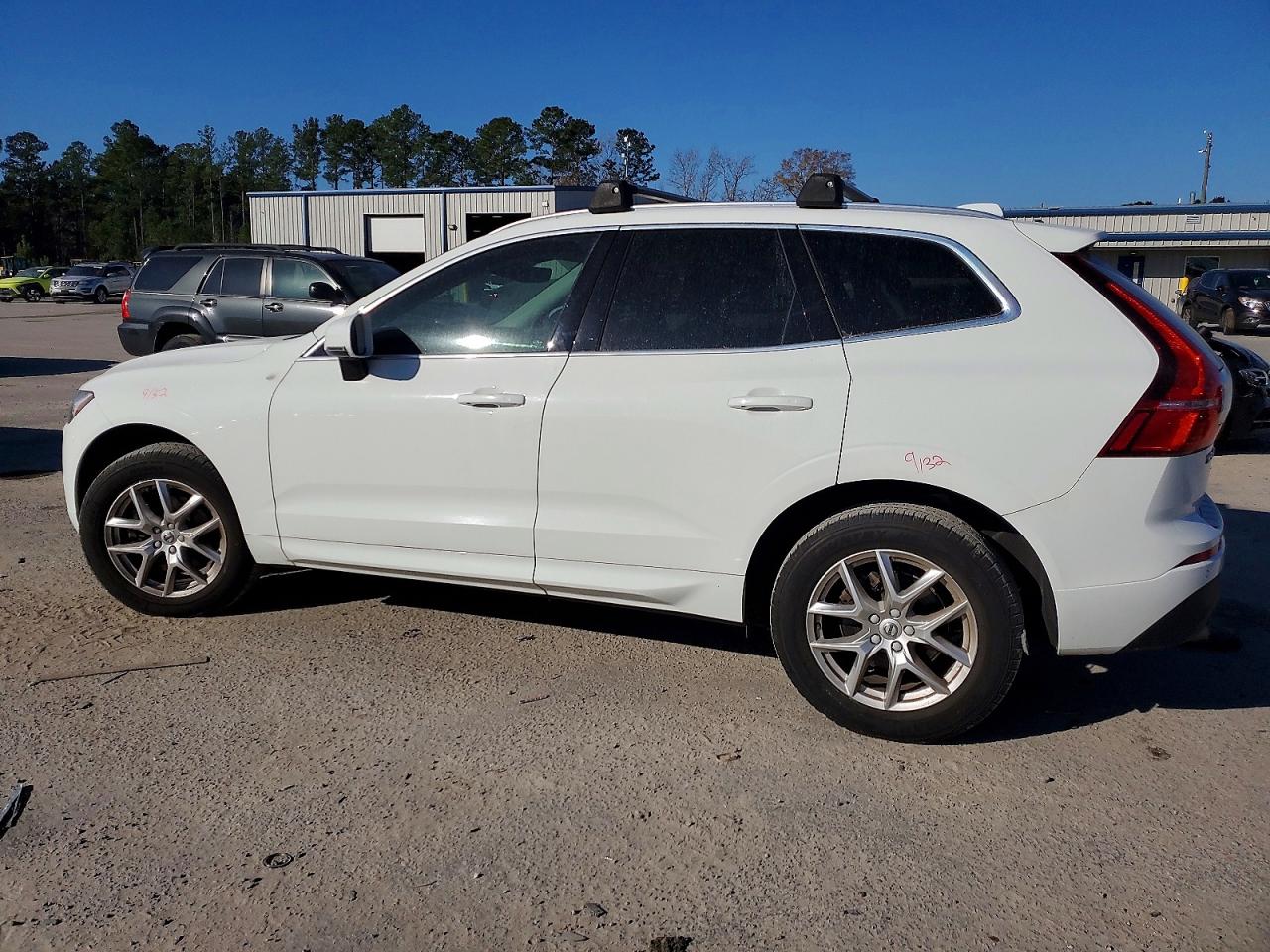 2020 VOLVO XC60 T5 MOMENTUM photo 4