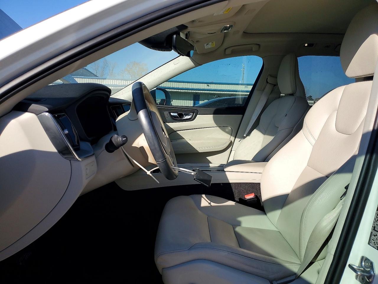 2020 VOLVO XC60 T5 MOMENTUM photo 19
