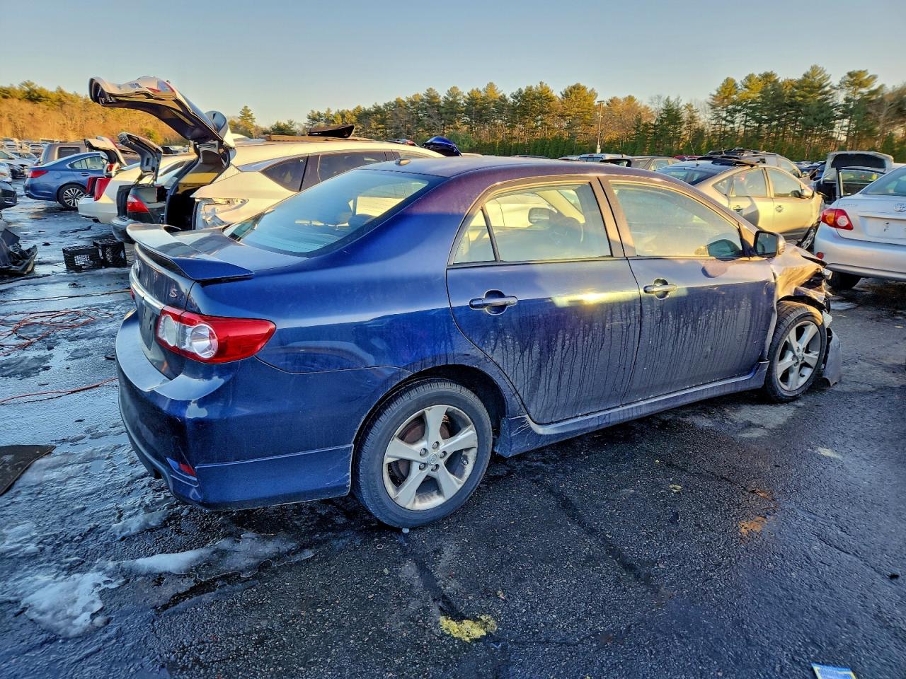 2011 TOYOTA COROLLA BASE photo 3
