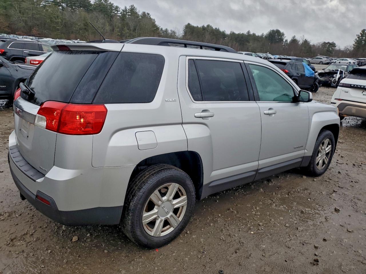 2015 GMC TERRAIN SLE photo 3