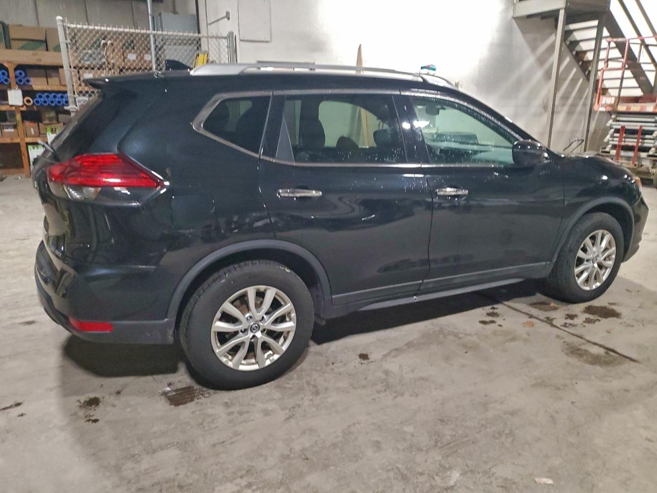2017 NISSAN ROGUE SV photo 3
