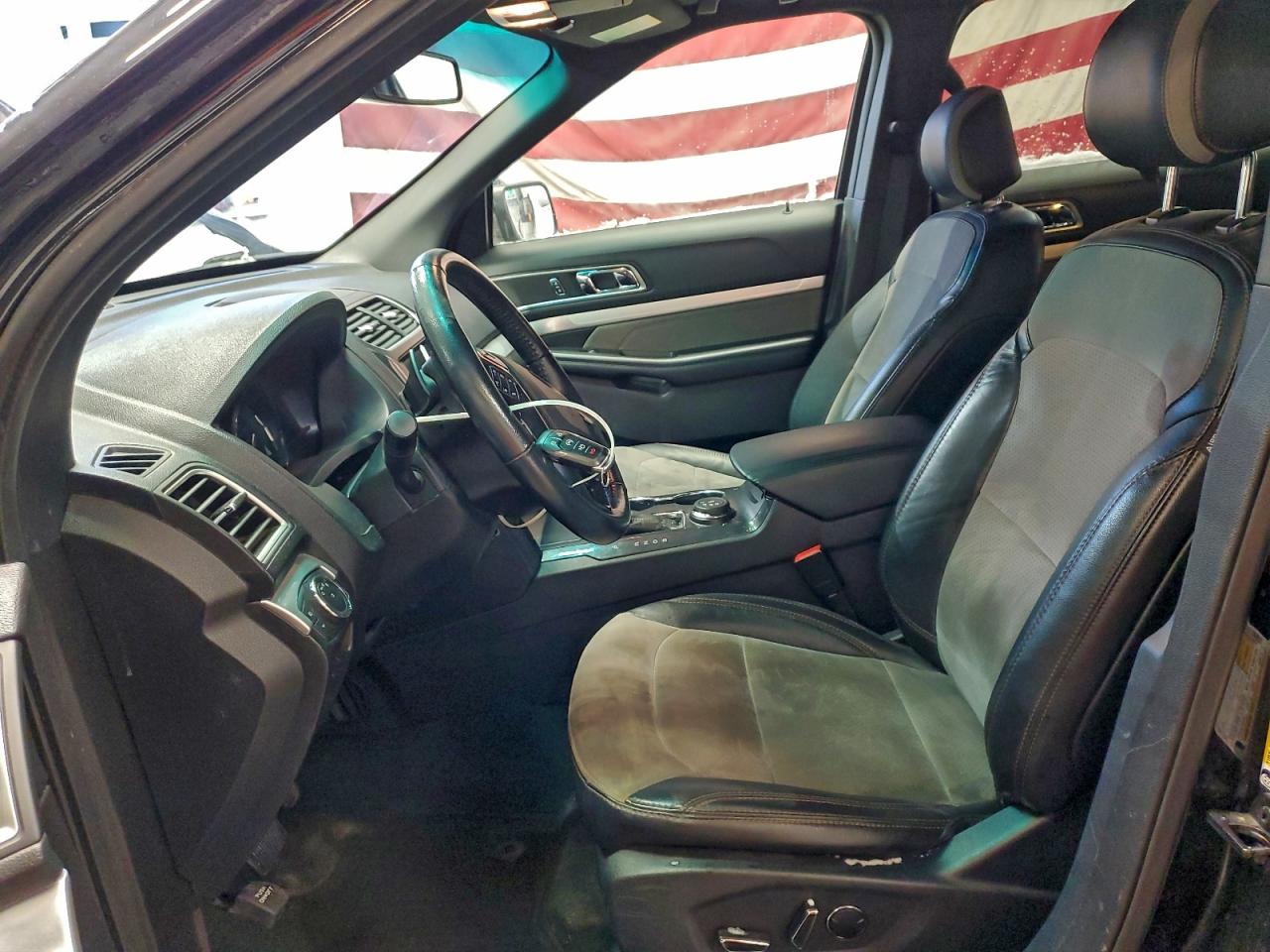 2017 FORD EXPLORER XLT photo 7