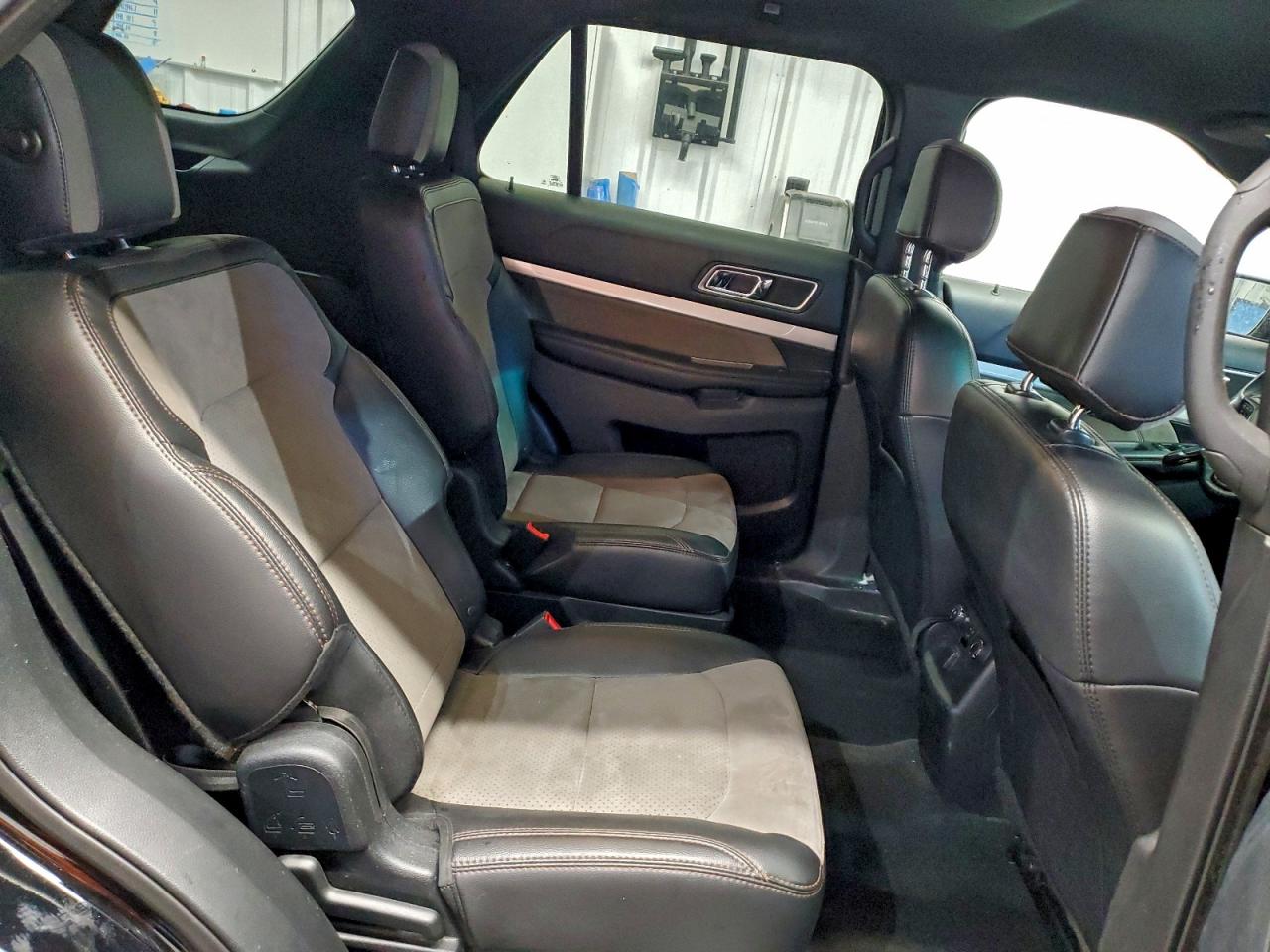 2017 FORD EXPLORER XLT photo 11
