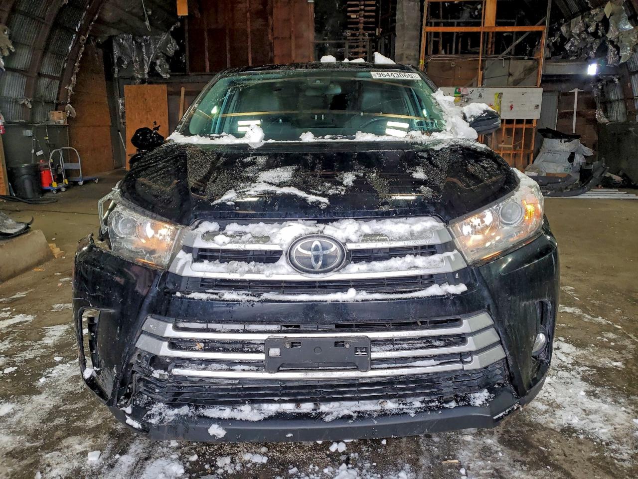 2019 TOYOTA HIGHLANDER LE photo 5