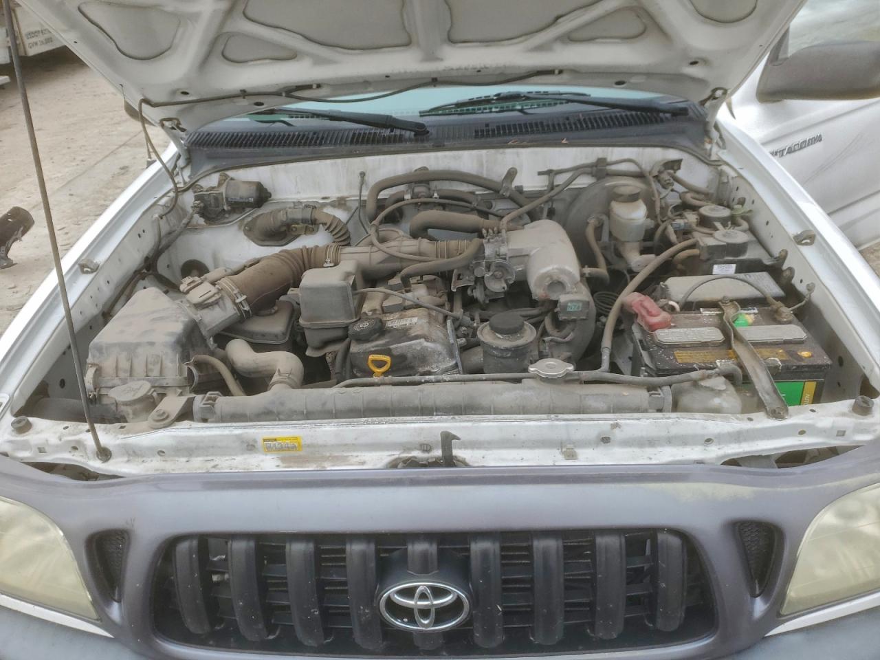 2001 TOYOTA TACOMA photo 11