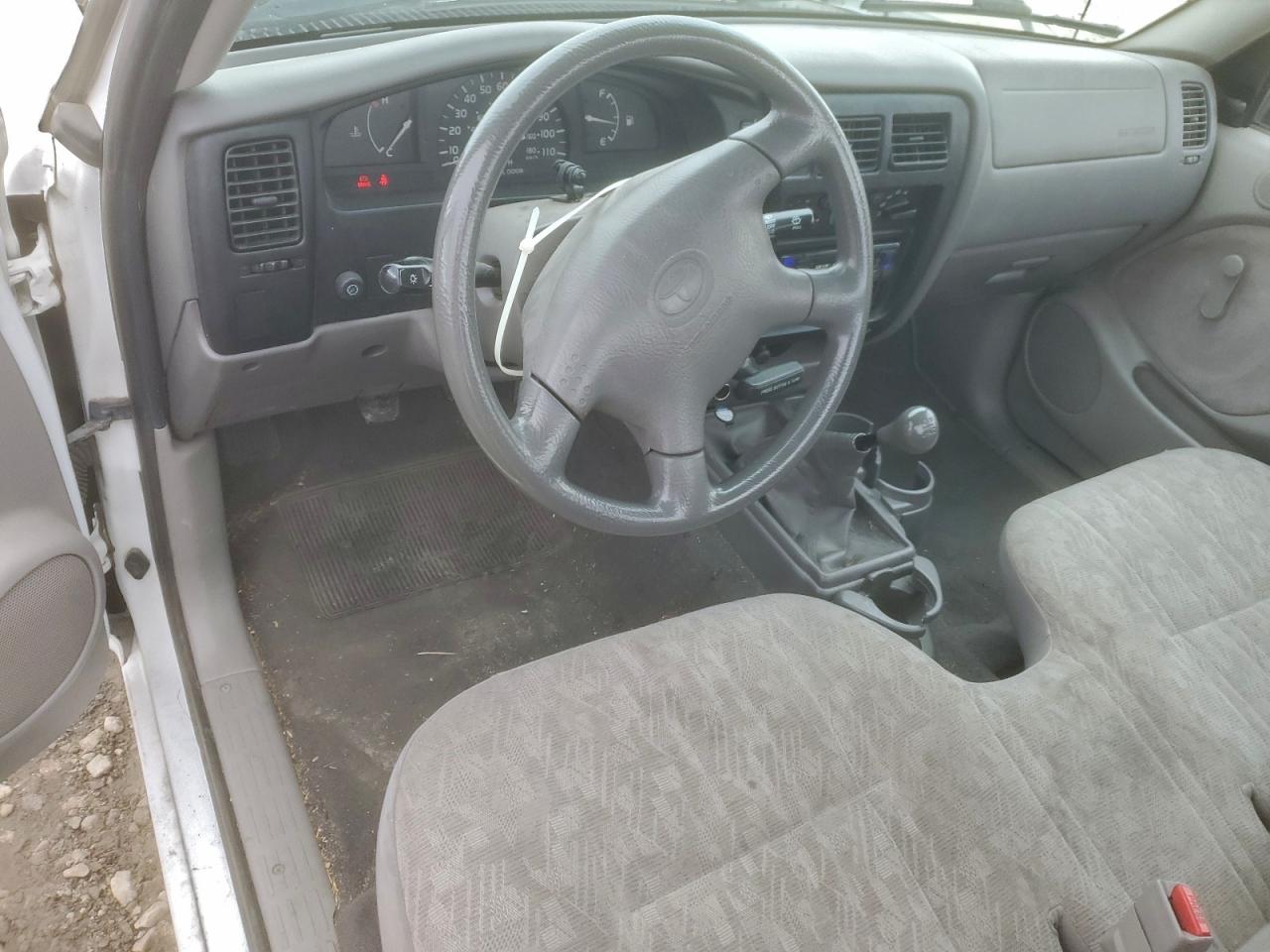 2001 TOYOTA TACOMA photo 8