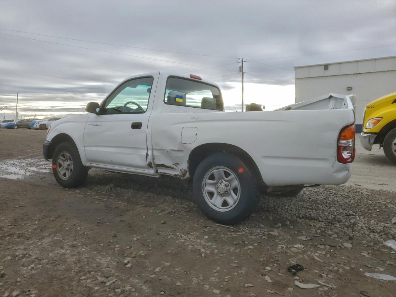 2001 TOYOTA TACOMA photo 2