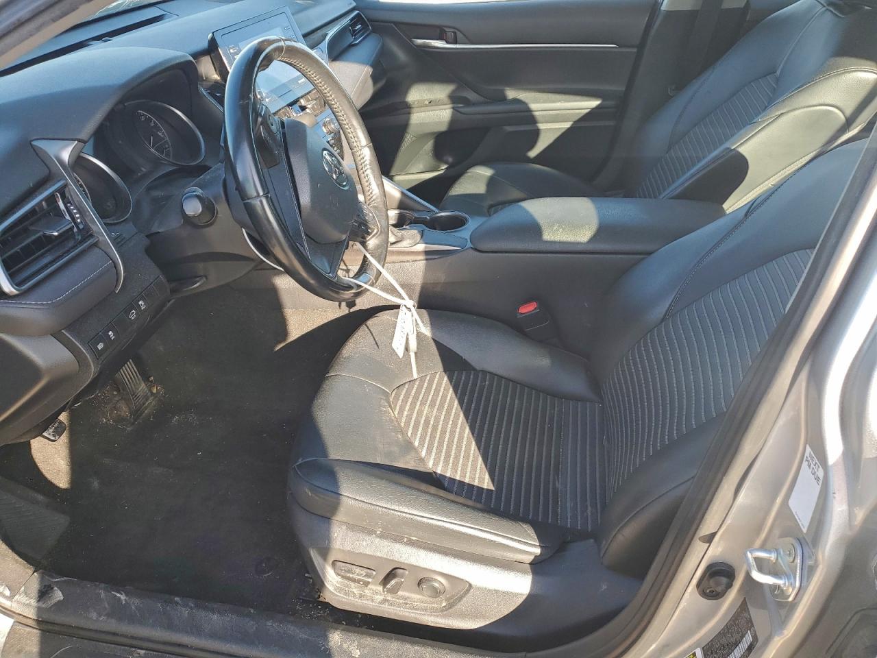 2021 TOYOTA CAMRY photo 7