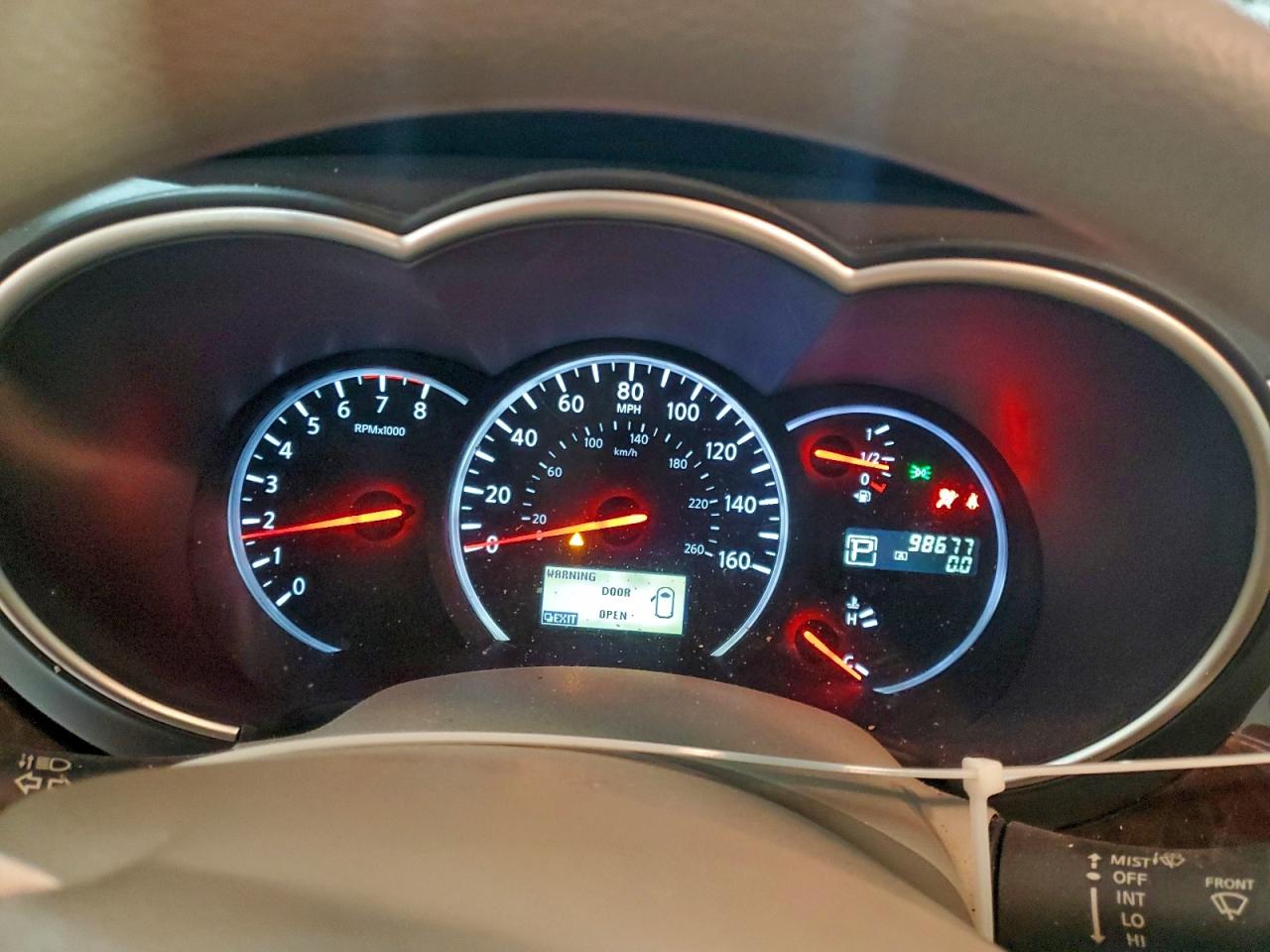 2013 NISSAN QUEST S photo 9