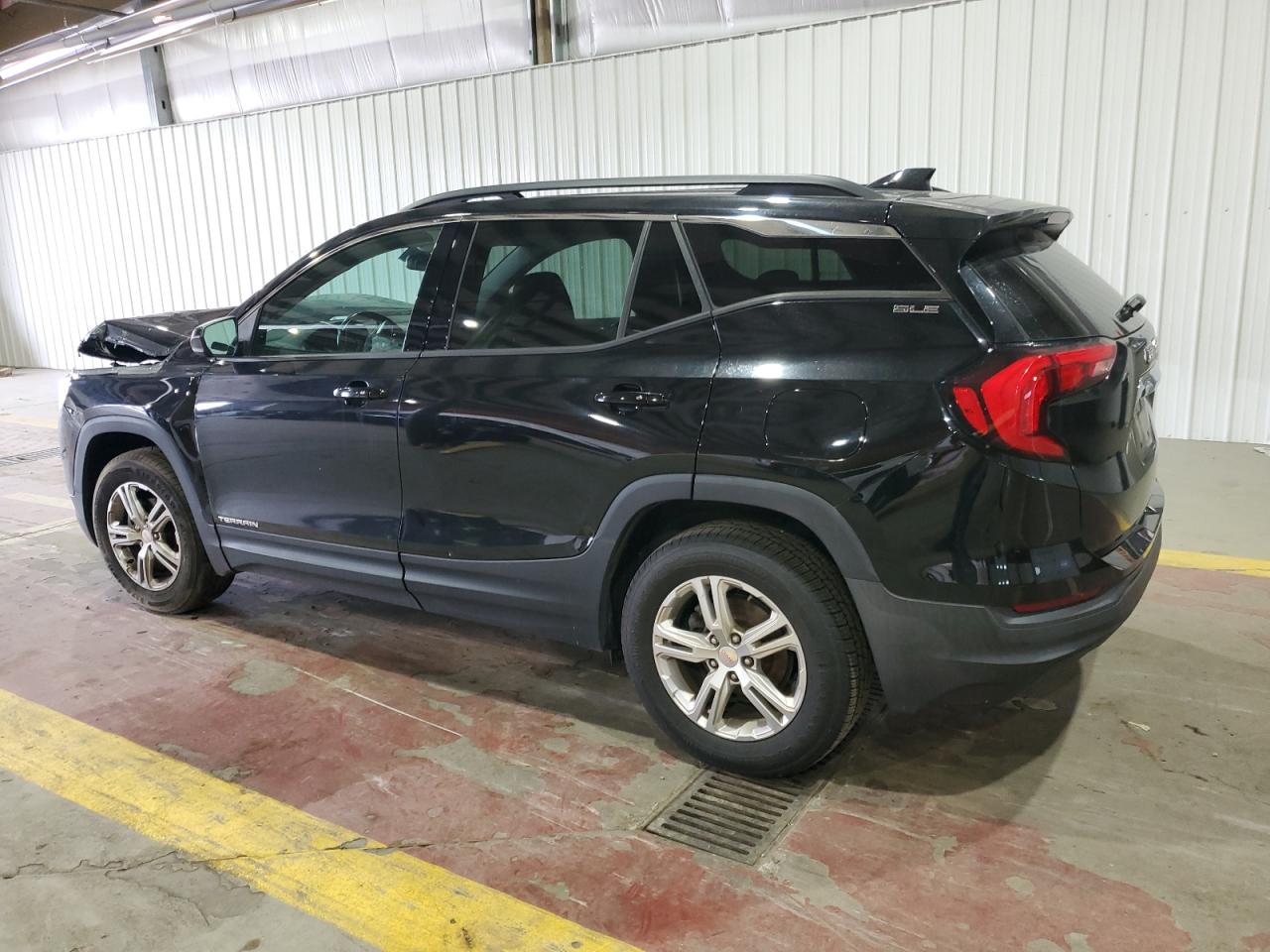 2018 GMC TERRAIN SLE photo 2