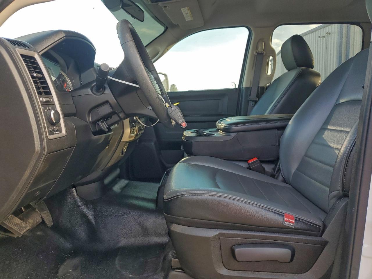 2023 RAM 1500 CLASSIC TRADESMAN photo 7