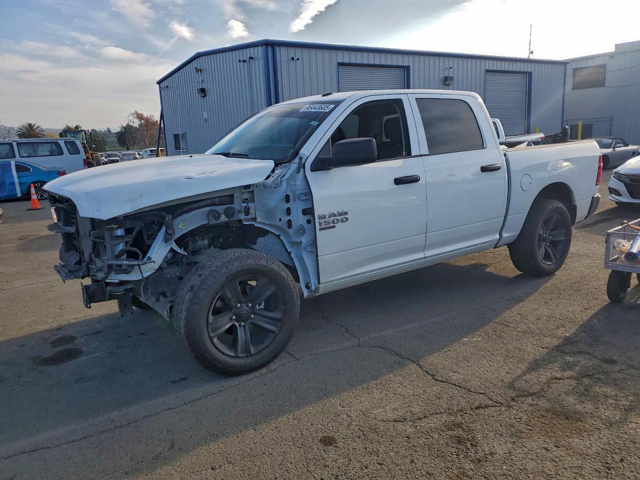 2023 RAM 1500 CLASSIC