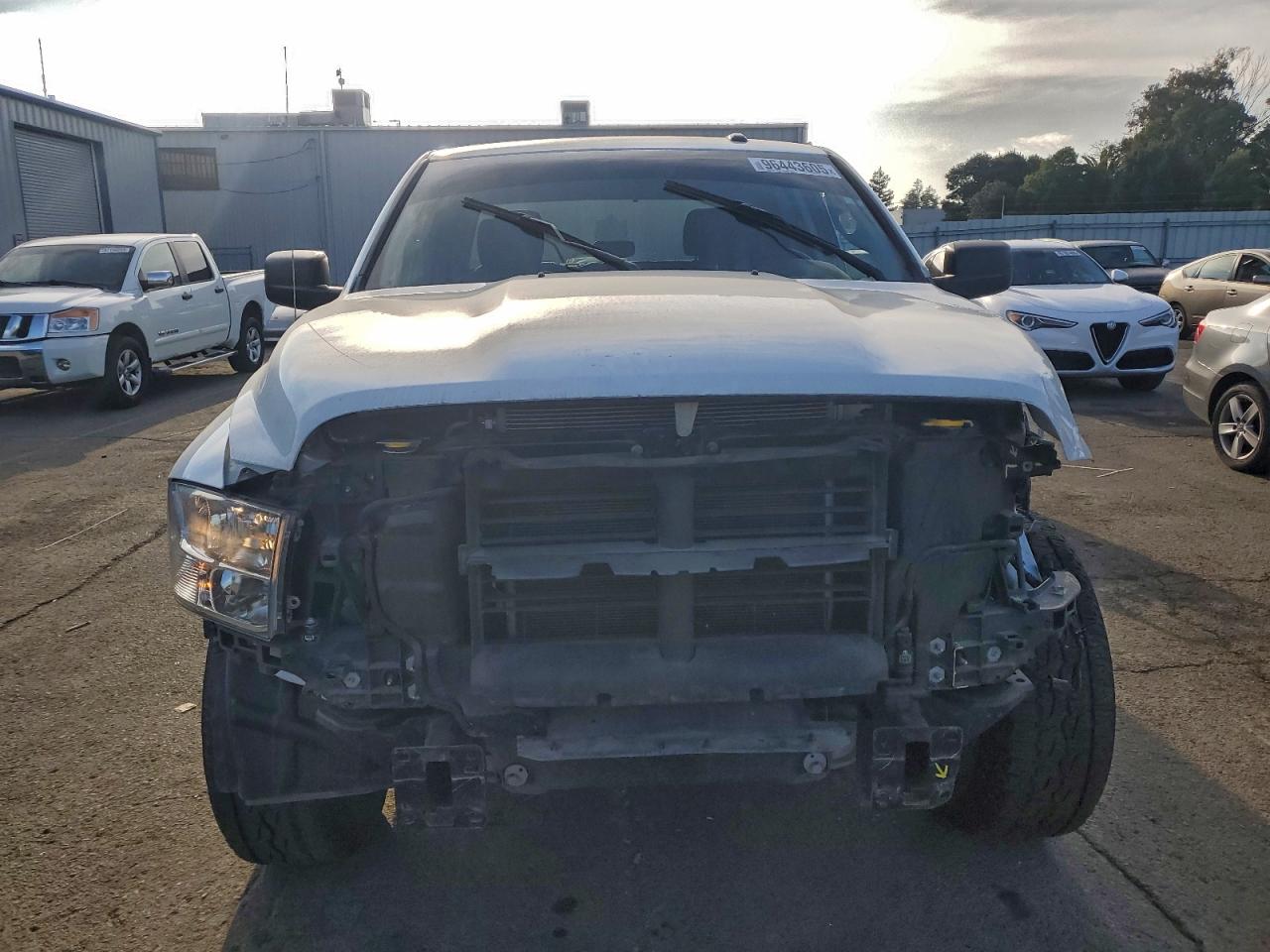 2023 RAM 1500 CLASSIC TRADESMAN photo 5