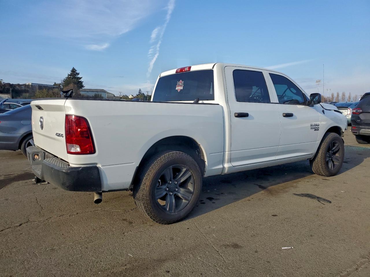 2023 RAM 1500 CLASSIC TRADESMAN photo 3