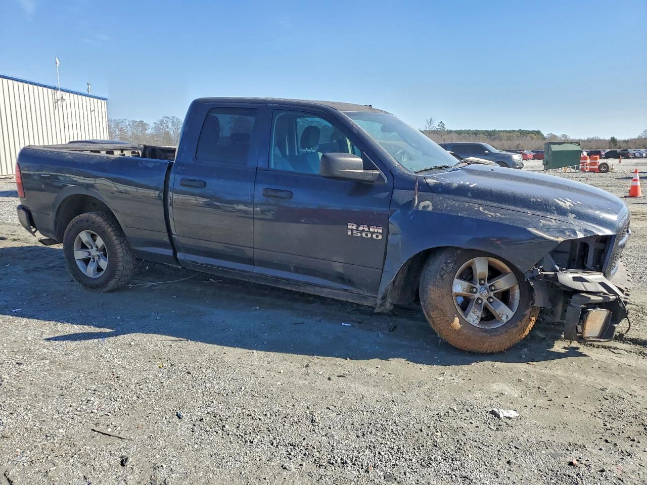 2018 RAM 1500 ST photo 4