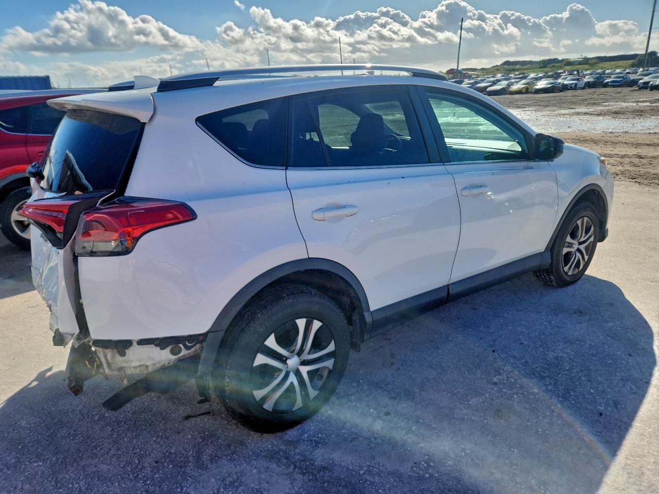 2016 TOYOTA RAV4 LE photo 3