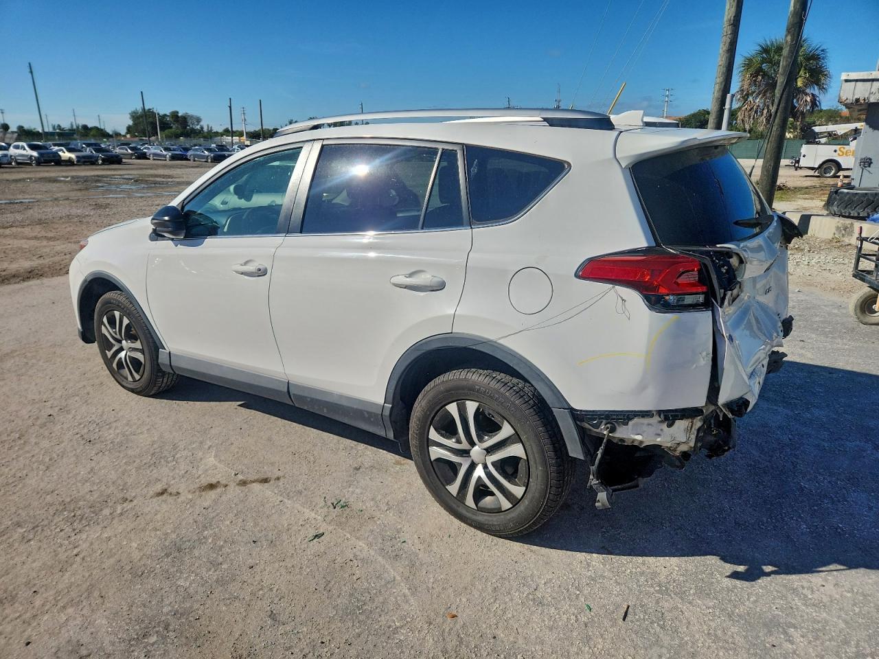 2016 TOYOTA RAV4 LE photo 2