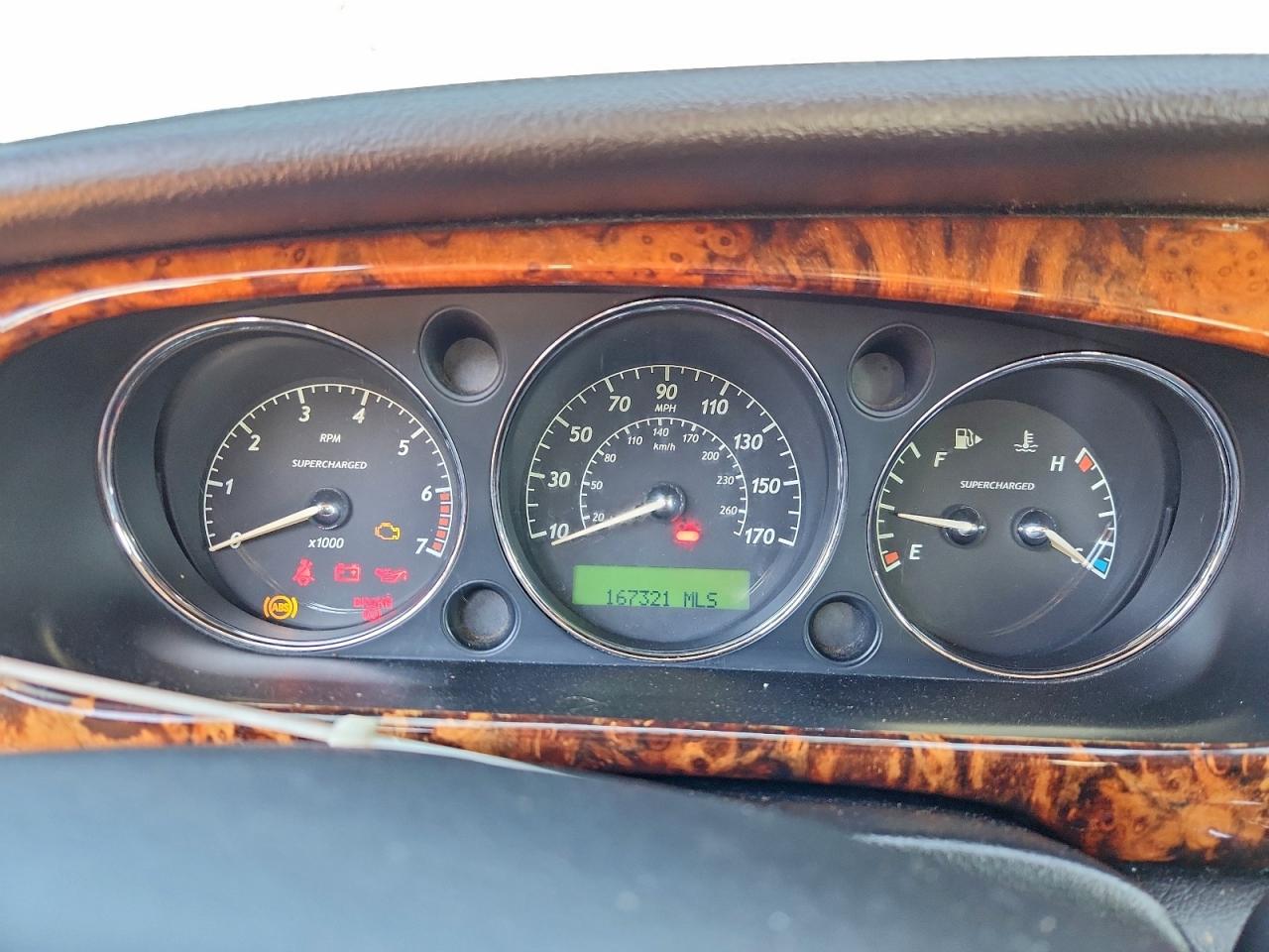 2005 JAGUAR XJR photo 9