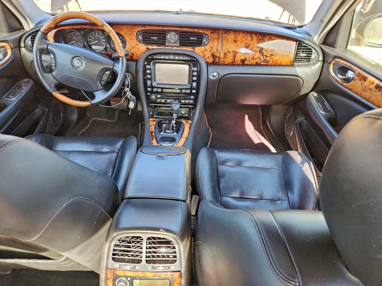 2005 JAGUAR XJR photo 8