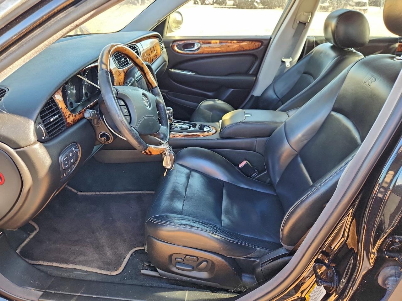 2005 JAGUAR XJR photo 7