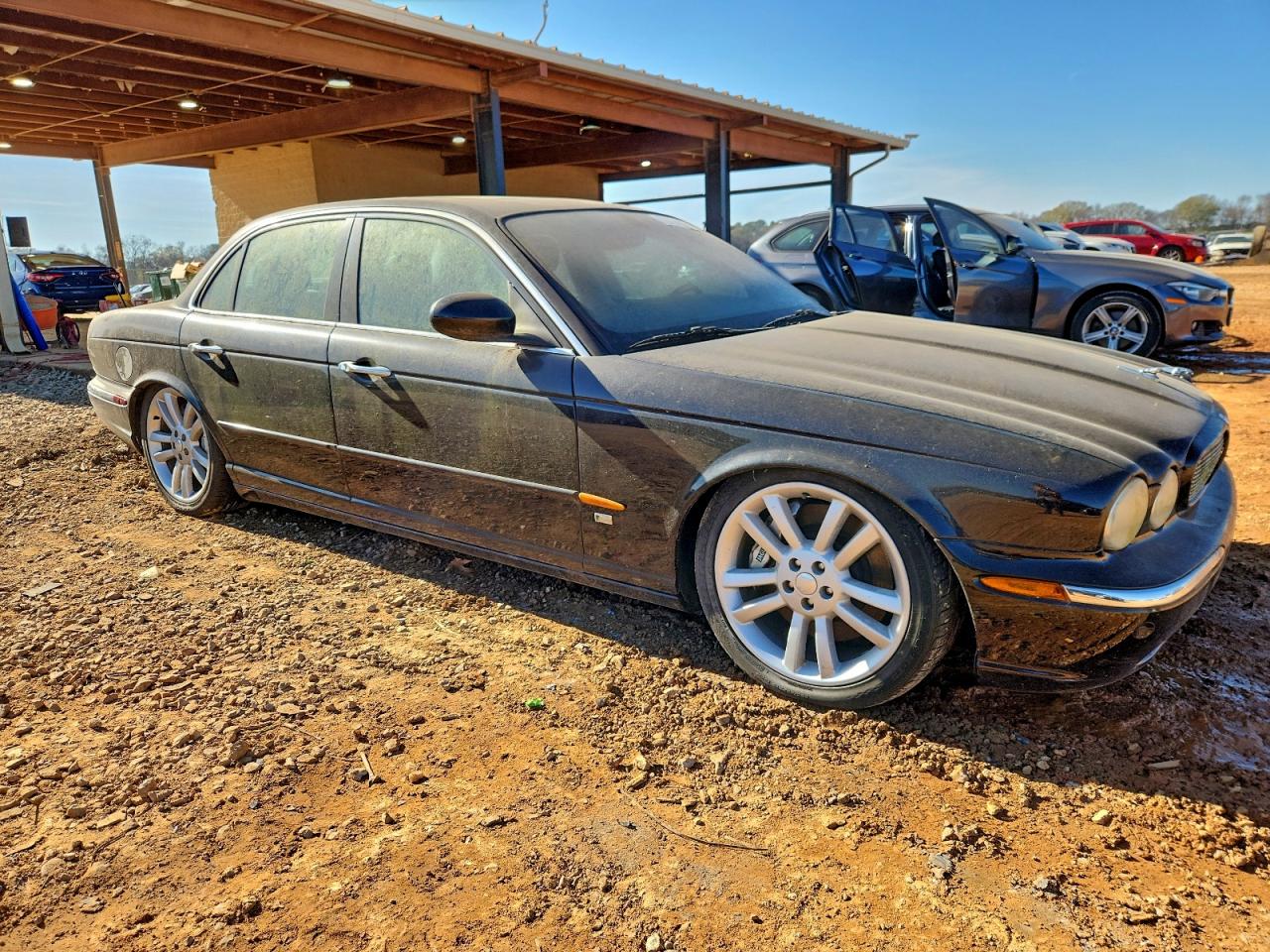 2005 JAGUAR XJR photo 4