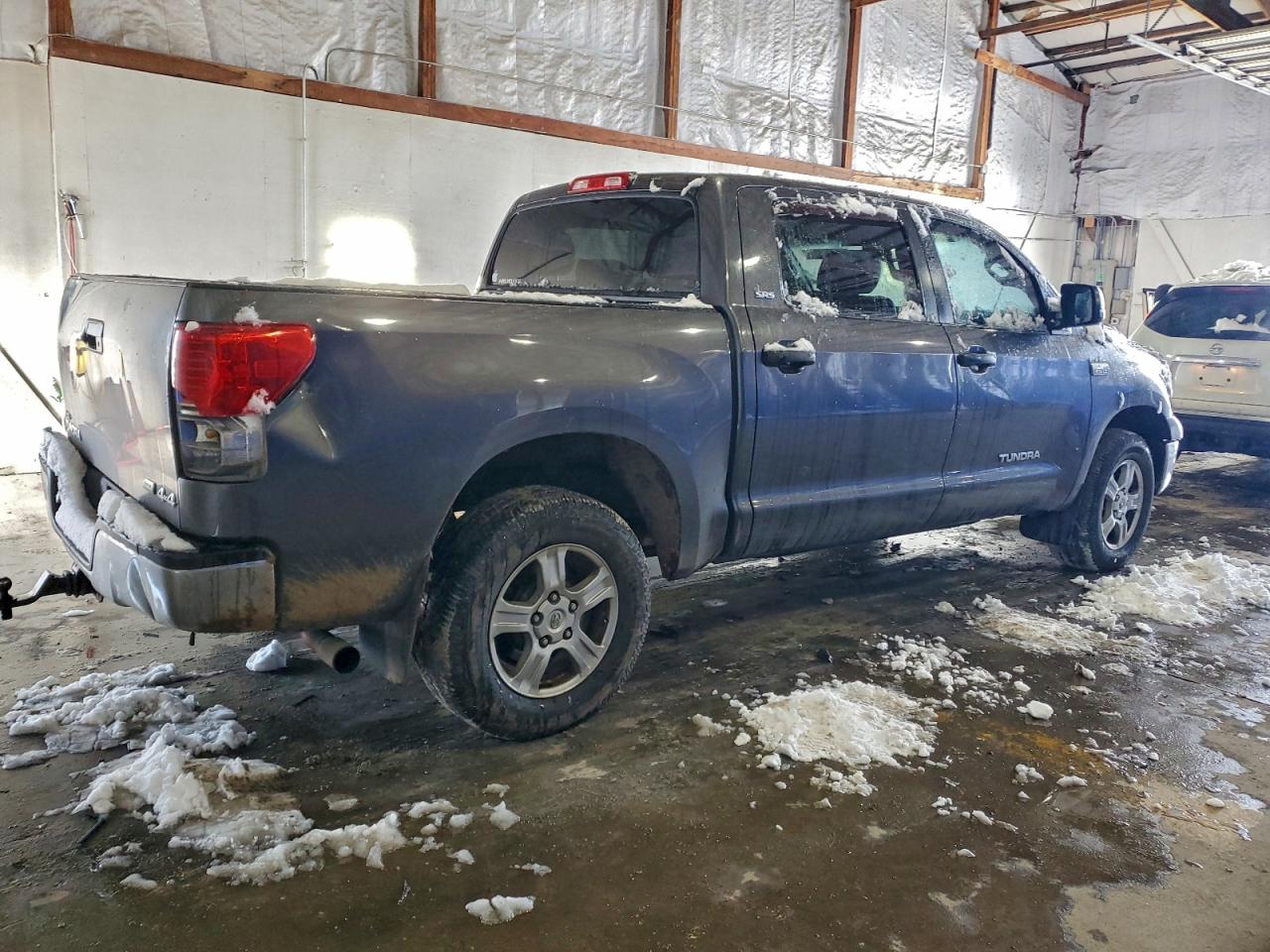 2011 TOYOTA TUNDRA CREWMAX SR5 photo 3