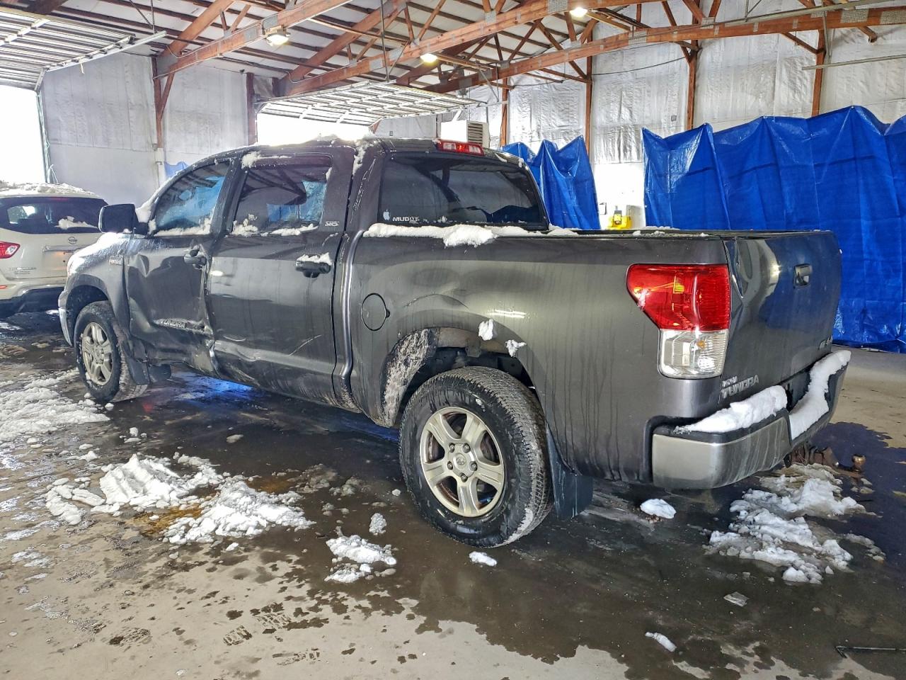 2011 TOYOTA TUNDRA CREWMAX SR5 photo 2