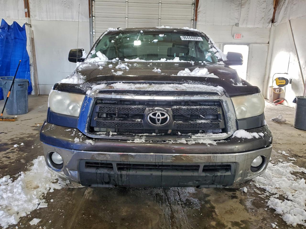 2011 TOYOTA TUNDRA CREWMAX SR5 photo 5