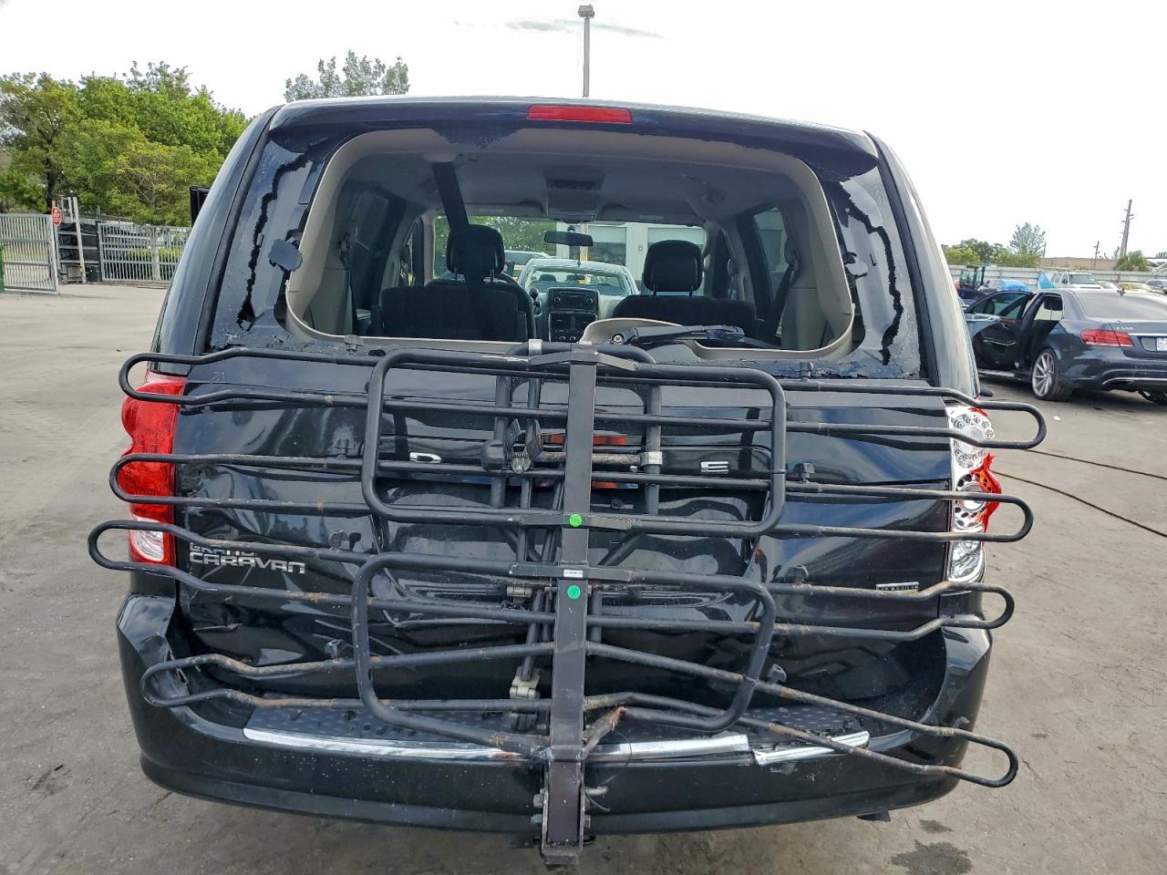 2012 DODGE GRAND CARAVAN SE photo 6