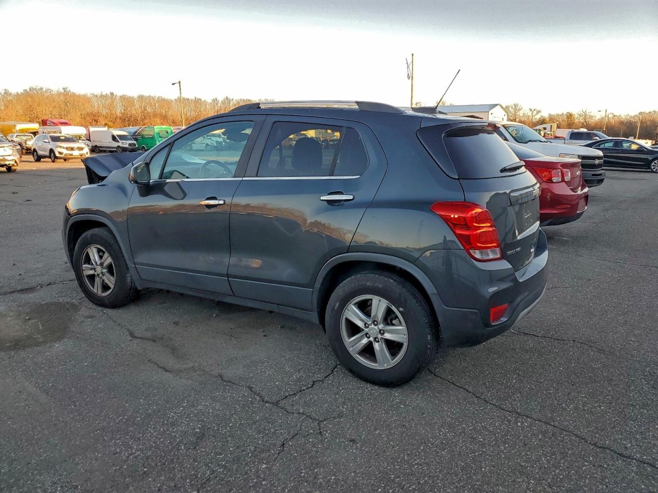 2018 CHEVROLET TRAX 1LT photo 2