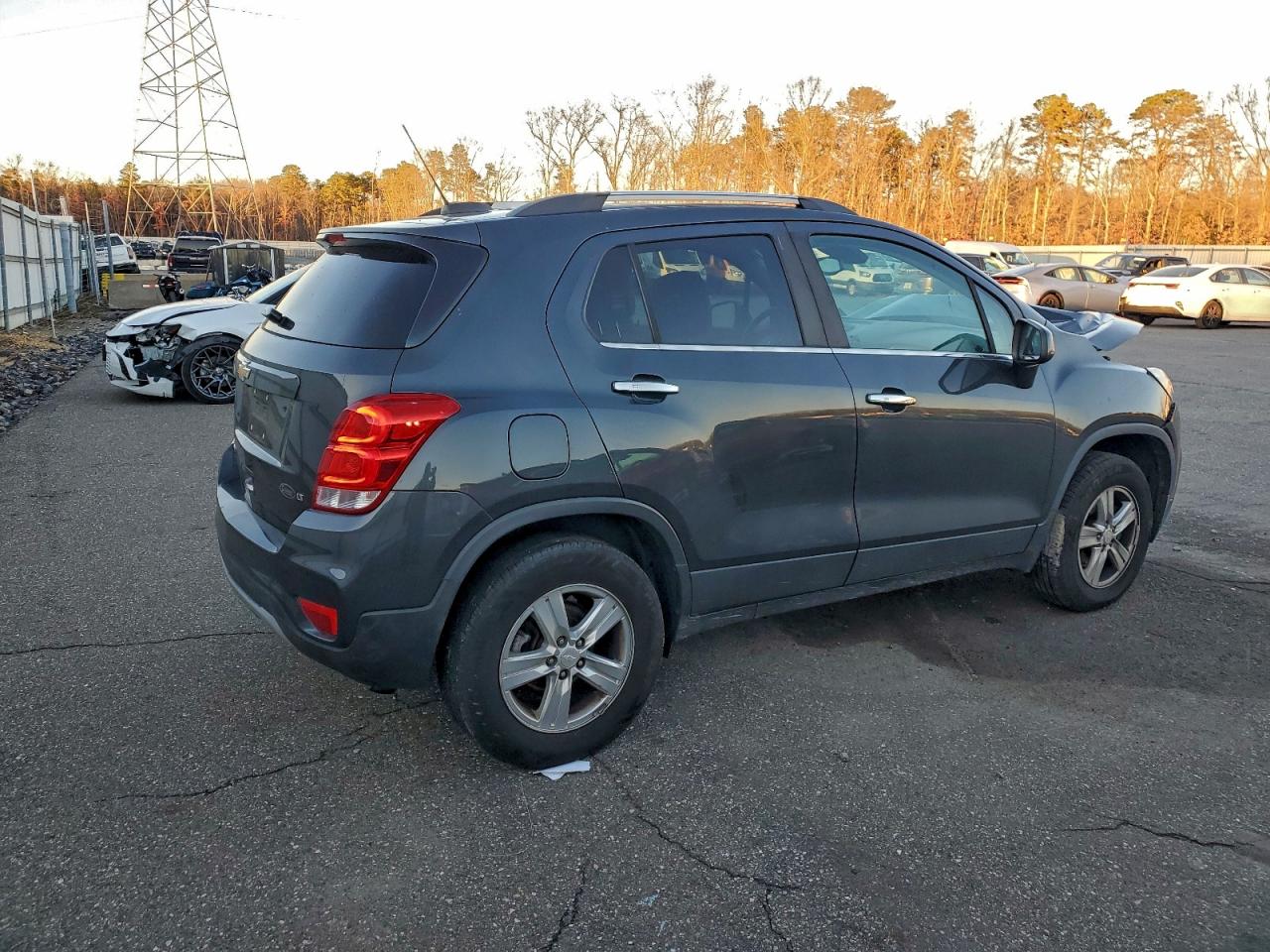 2018 CHEVROLET TRAX 1LT photo 3